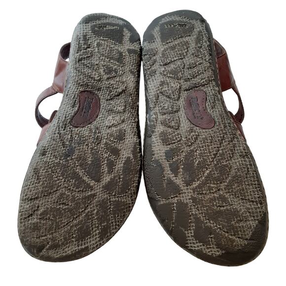 Born Mens Fisherman Sandals Genuine Leather Brown Slip On Shoes Mens 9 Beach - Picture 11 of 12